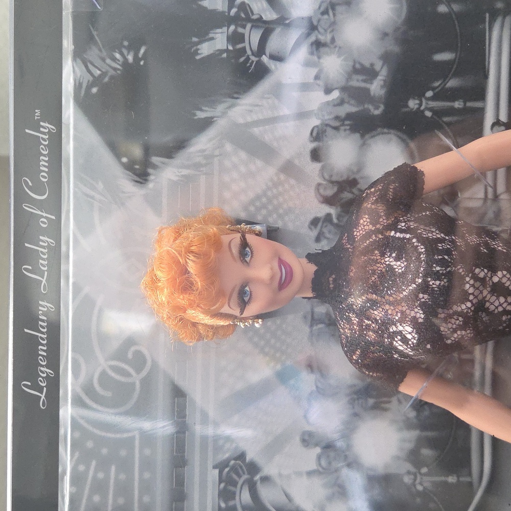 Mattel 2008 I Love Lucy Barbie Doll, Pink Label, NRFB, Stand & COA, Lucille Ball - Picture 2 of 6